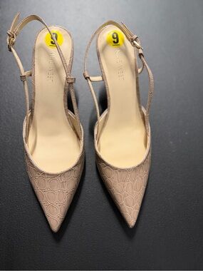 Nine West Taupe Croc-Texture Pointed Slingback Pumps